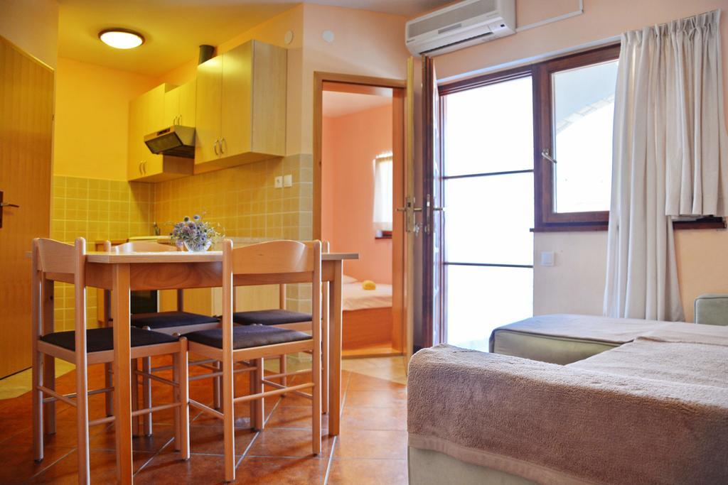 Apartments Joza วีร์ ภายนอก รูปภาพ