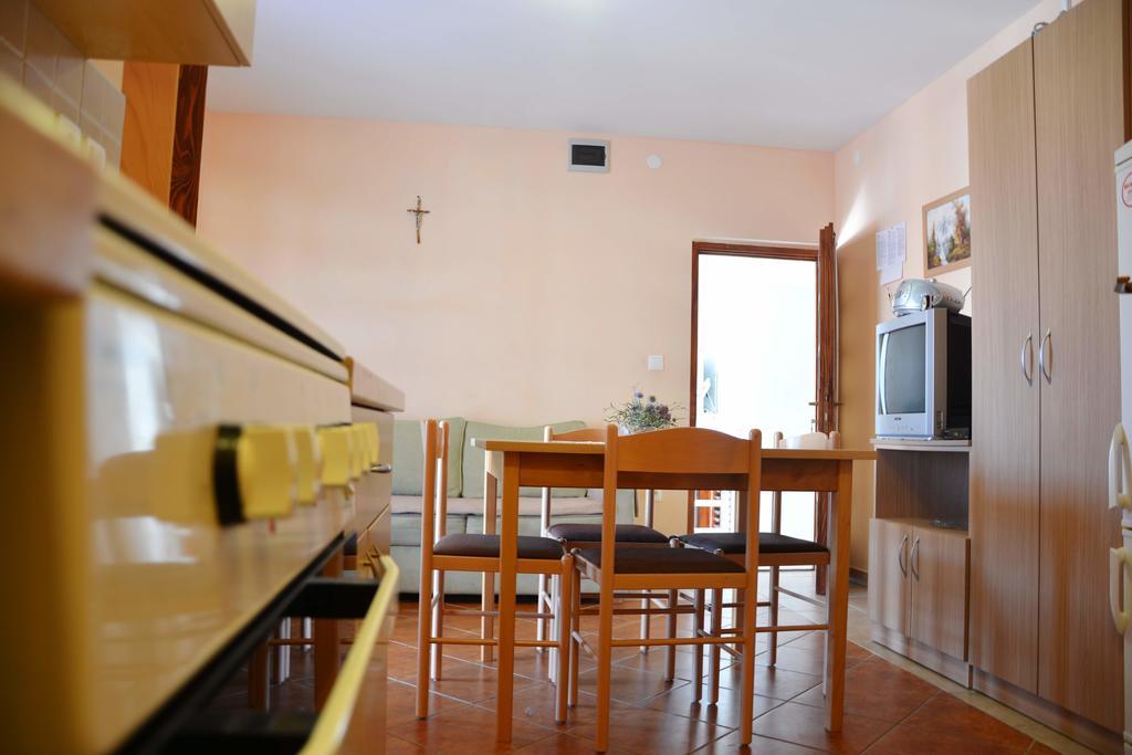 Apartments Joza วีร์ ภายนอก รูปภาพ